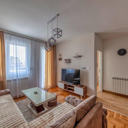 Maker M Lägenhet Belgrad Exteriör bild